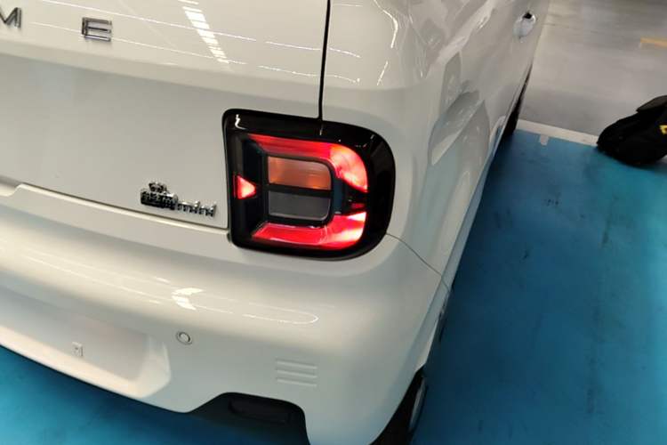 Used Geely Galaxy Panda 2024 Panda Mini 200km Endurance Bear
