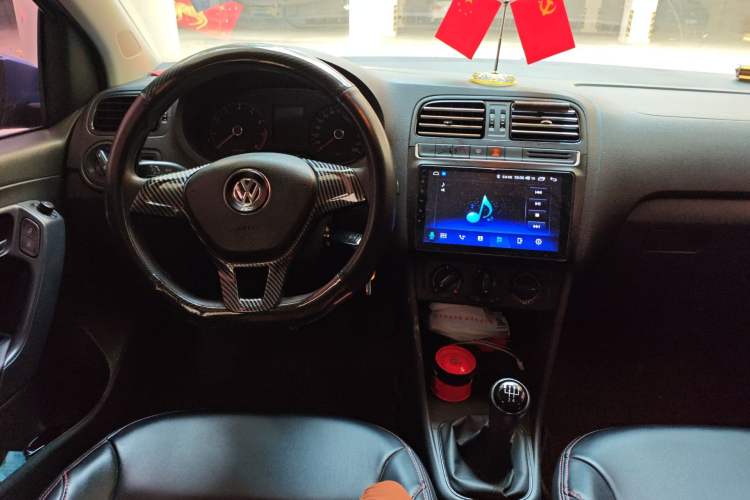 Used Volkswagen Polo 2014 1.4L Manual Fashion Edition Center Console