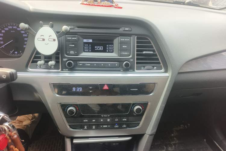 Used Hyundai Sonata 2015 1.6T GS Fashion Edition Audio And AC Panel