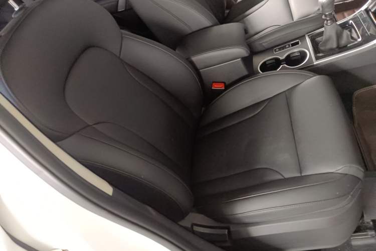 Used Haval H2 2016 Red-Label 1.5T Manual Two-Wheel Drive Luxury Model