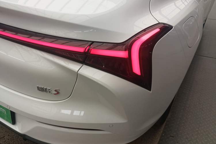 Used NETA S 2024 Range-Extended 1060 Lite Edition Right Rear Taillight