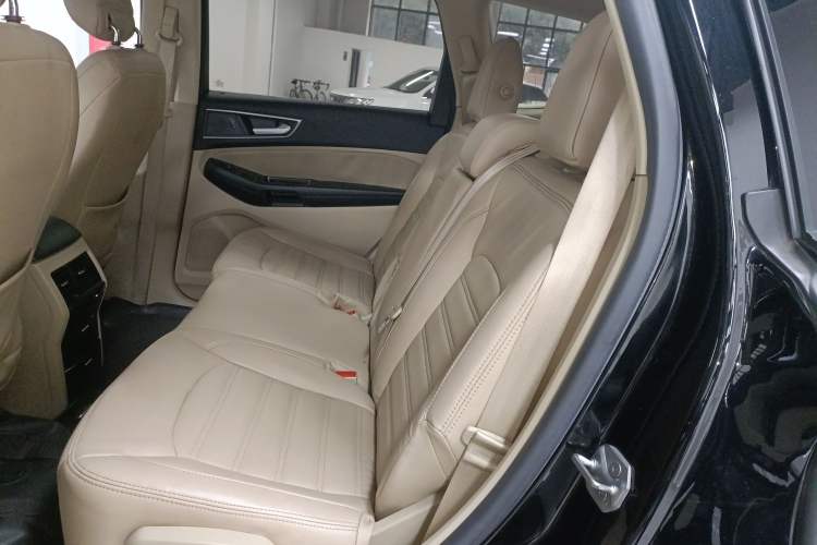 Used Ford Edge 2016 EcoBoost 245 Two-Wheel-Drive Titanium 5-Seater