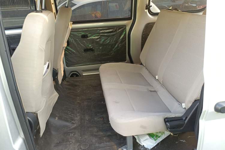 Used Wuling Rongguang S 2023 1.5L Base Version 5/7 Seats
