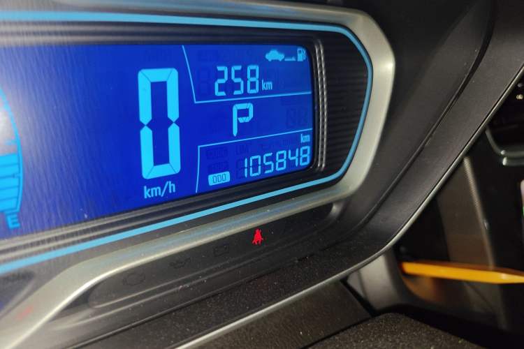 Used Chevrolet Aveo Sonic 2014 Hatchback 1.6 SX AT Fashion Edition Odometer Close Up