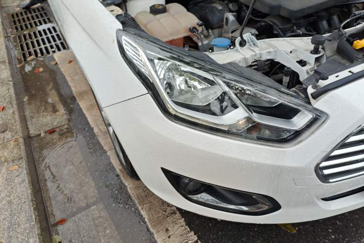 Used Ford Escort 2017 Happiness Edition 1.5L Automatic Fashion Version