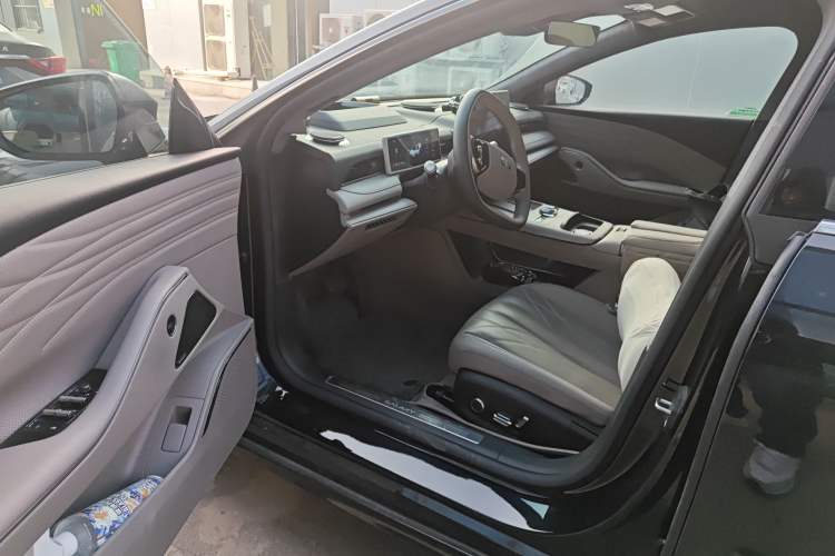 Used Geely Galaxy Galaxy 8 2025 130km EM-i Flagship Edition