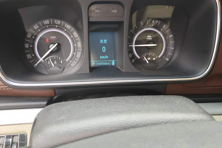 Used Buick GL8 2017 25S Prestige Version China V Standard Odometer Close Up