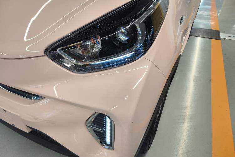 Used Chery New Energy Little Ant 2022 Revised Version Sweet Pink Edition Half-Sugar Version Lithium Iron Phosphate 30.7 kWh 30 kW 301 km