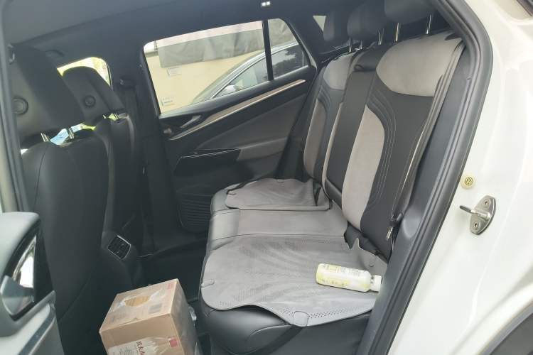 Used Volkswagen ID.4 CROZZ 2021 Long-Range PRO Two-Wheel Drive Version Left Rear Seat