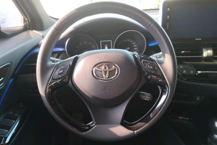 Used Toyota IZOA 2018 2.0L Yichi Version China VI Standard