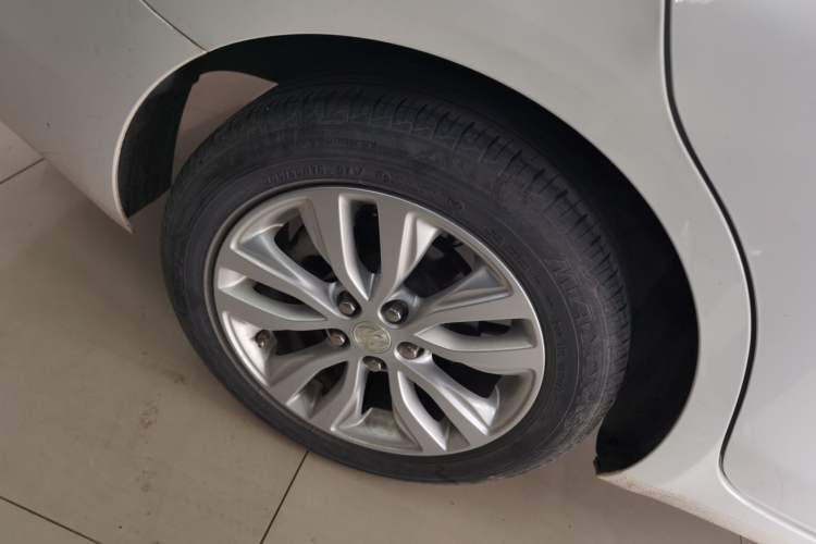 Used Buick GT 2021 Revised Version Flagship 1.5L Automatic Elite Edition Right Rear Wheel Hub