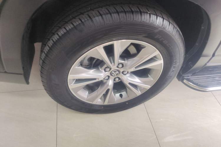 Used Toyota Highlander 2018 2.0T Two-Wheel Drive Elite Edition 7 Seats China VI Standard
