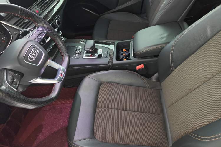 Used Audi Q5L 2018 45 TFSI Prestige Fashion Edition China V Emission Standard Left Front Seat