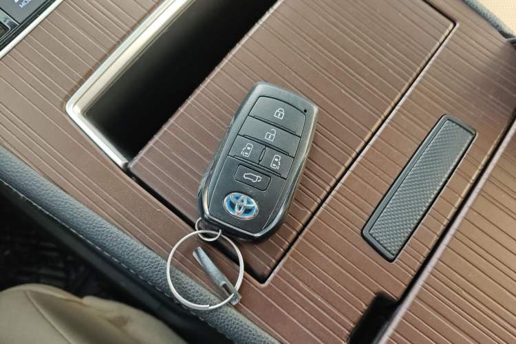 Used Toyota Sienna 2021 2.5L Hybrid Luxury Edition