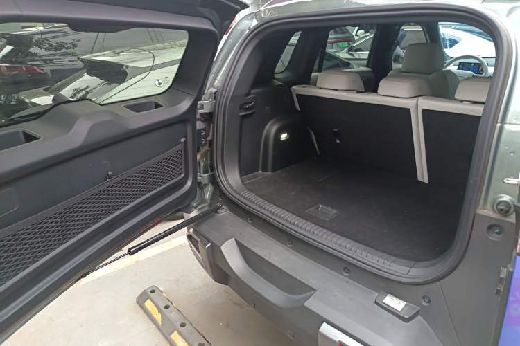 Used Formula Leopard Titanium 3 2025 501 km All-Wheel Drive Intelligent Driving Max Edition Trunk