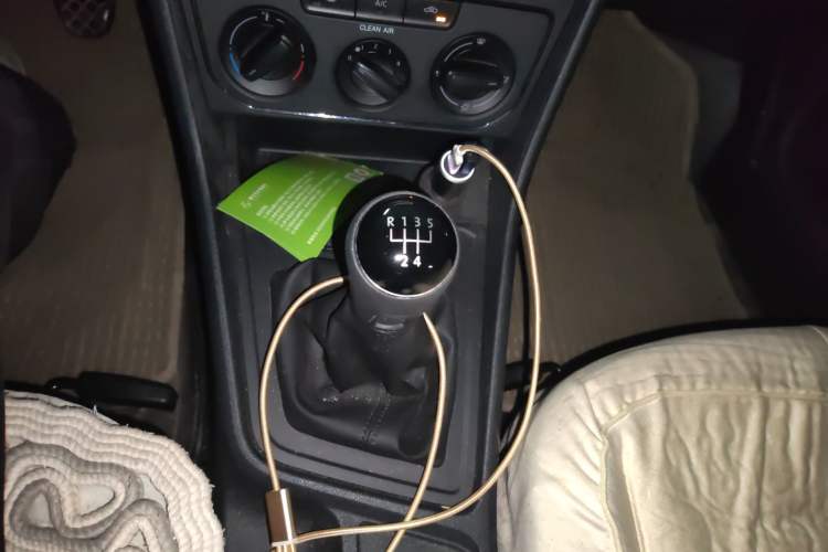 Used Volkswagen Gran Lavida 2015 1.6L Manual Fashion Edition Gear Lever