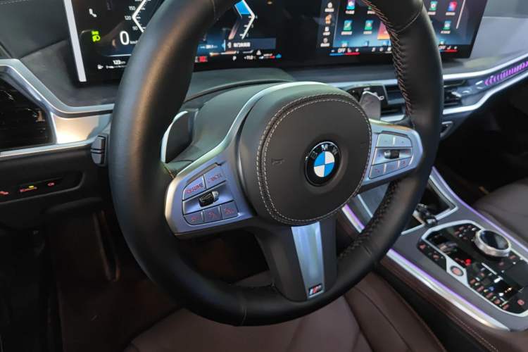 Used BMW X5 2023 xDrive 30Li Luxury M Sport Package
