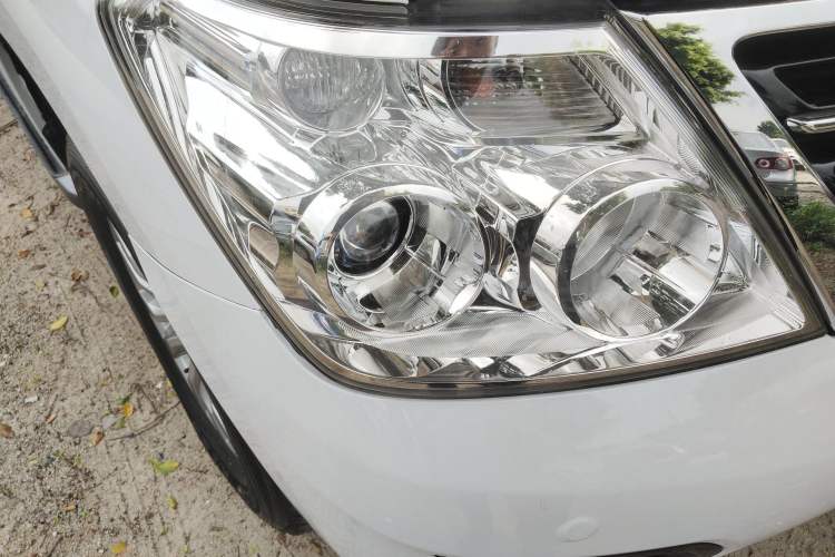 Used Nissan Patrol  Right Front Headlight