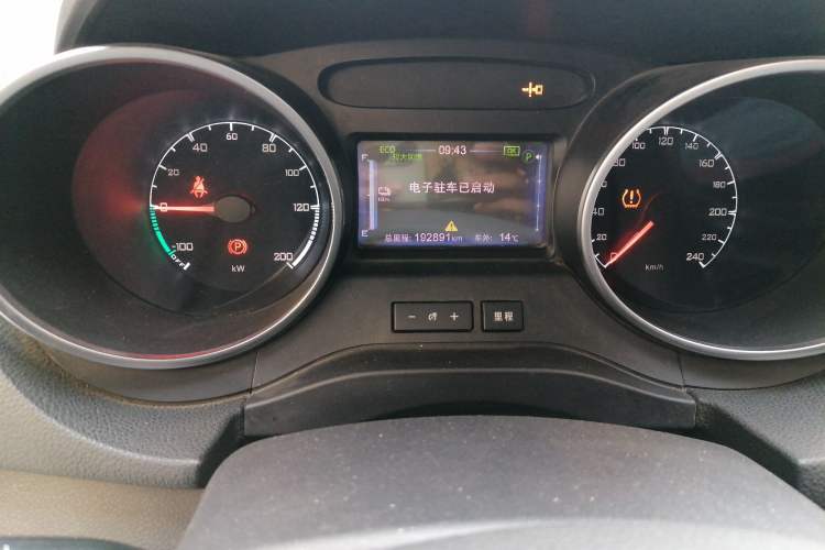 Used BYD Yuan New Energy 2018 EV360 Smart Connect Cool Edition Odometer Close Up