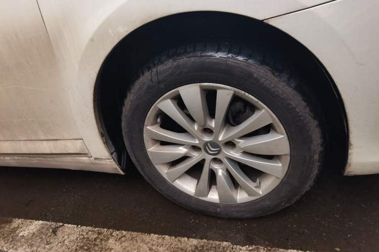 Used Citroen C-Quatre 2013 1.6L Manual Prestige CNG Model Right Front Wheel Hub