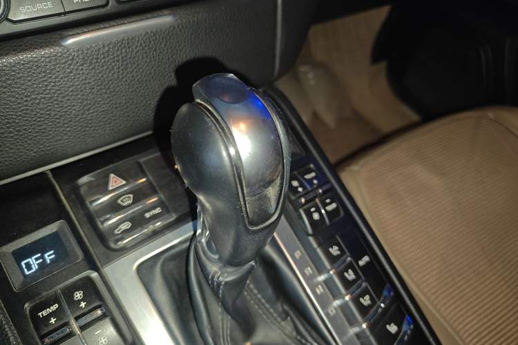 Used Porsche Macan 2017 Macan 2.0T Gear Lever