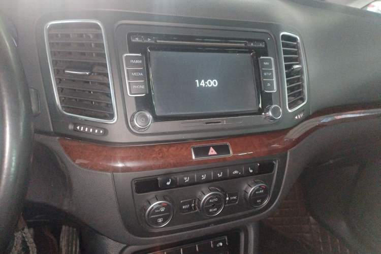 Used Volkswagen Sharan 2014 2.0 TSI Comfort Model
