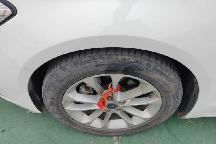 Used Ford Mondeo 2020 EcoBoost 180 Stylish Model Left Front Wheel Hub