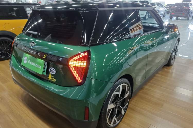 Used MINI Electric MINI COOPER 2024 452km COOPER SE Artist
