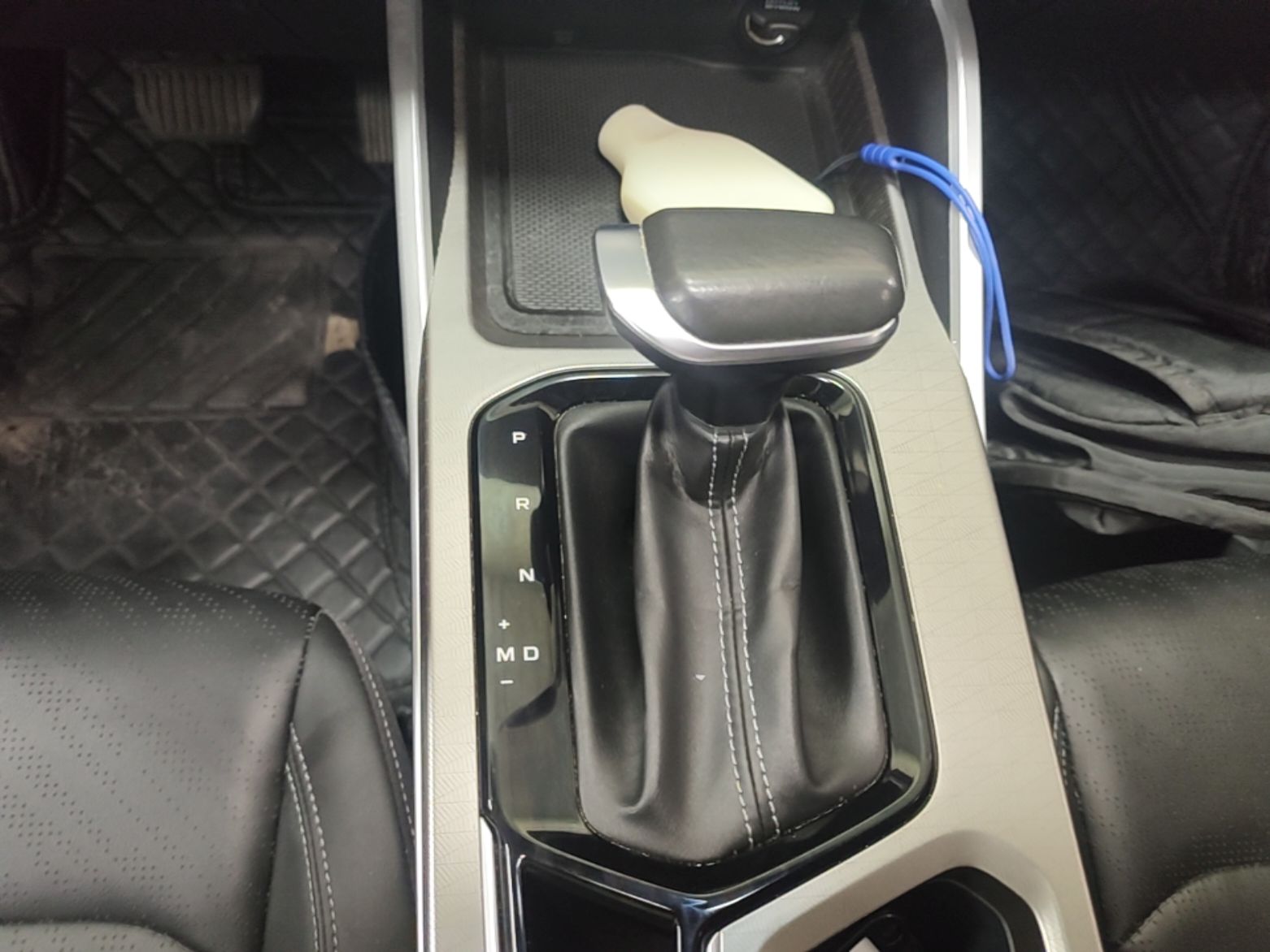 Geely Auto Emgrand 2022 4th Generation 1.5L CVT Luxury Model - Premium — снимка 16