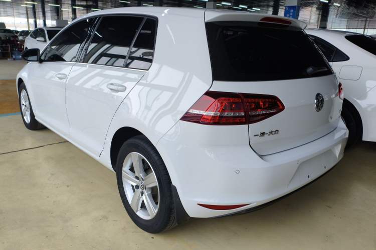 Used Volkswagen Golf 2017 1.6L Automatic Comfort Million-Vehicle Anniversary Edition