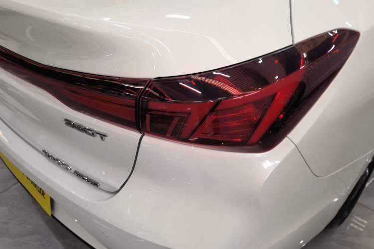 Used CHANGAN Eado 2024 PLUS Blue Whale NE 1.4T GDI DCT High-Energy Edition Right Rear Taillight