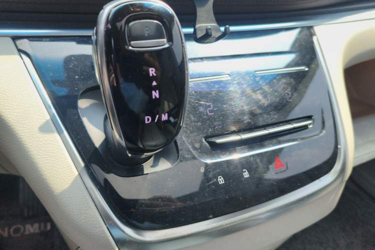 Used Buick GL8 2020 Land Business Class 652T Luxury Model Gear Lever