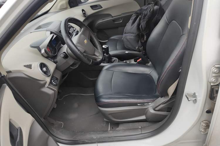 Used Chevrolet Aveo Sonic 2011 Sedan 1.4L MT SL Left Front Seat