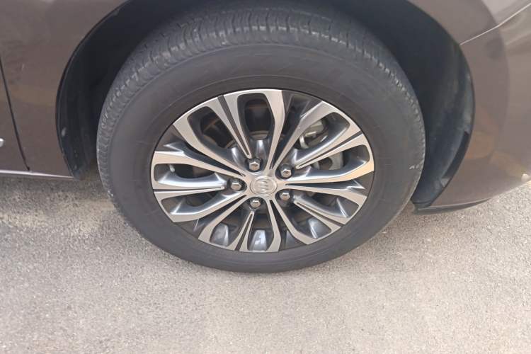 Used Buick GL8 2021 Land Cruiser Executive Class 652T Luxury Model
