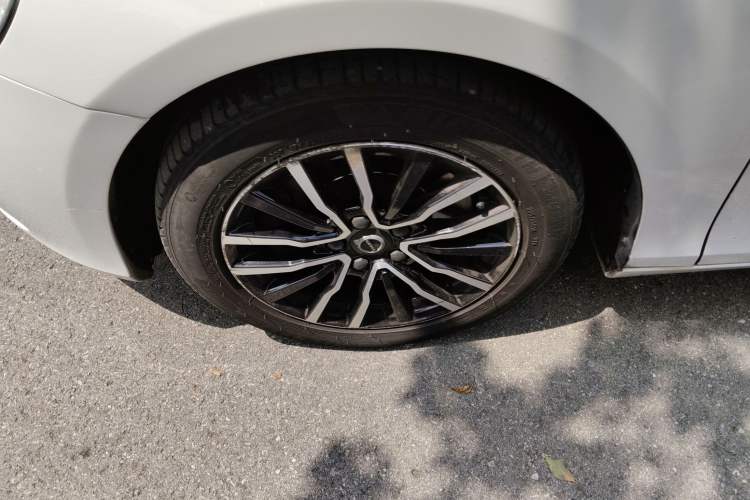 Used Volvo V40 2018 T3 Zhiyi Edition Left Front Wheel Hub