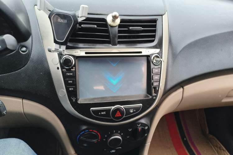 Used Hyundai Verna (older generation) 2014 1.4L Manual Smart GLS Trim
