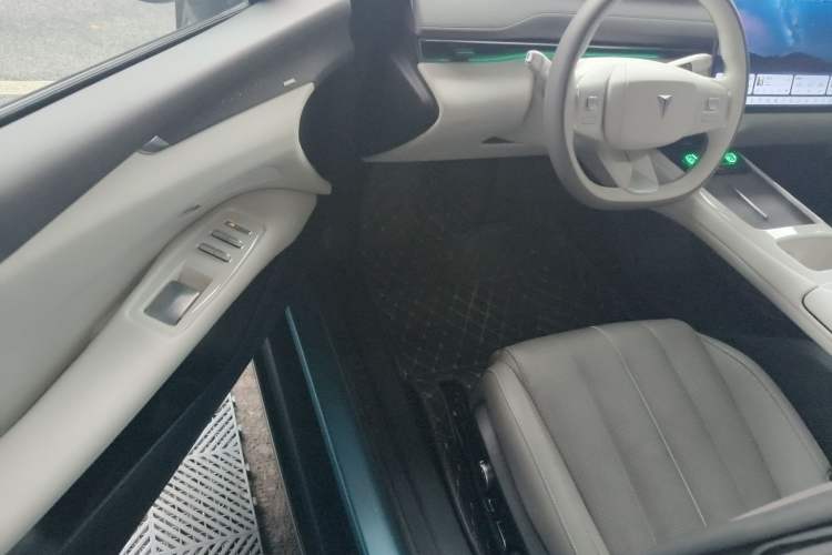 Used Deepal L07 2024 230Max Qiankun Intelligent Driving ADS SE Range-Extended Version