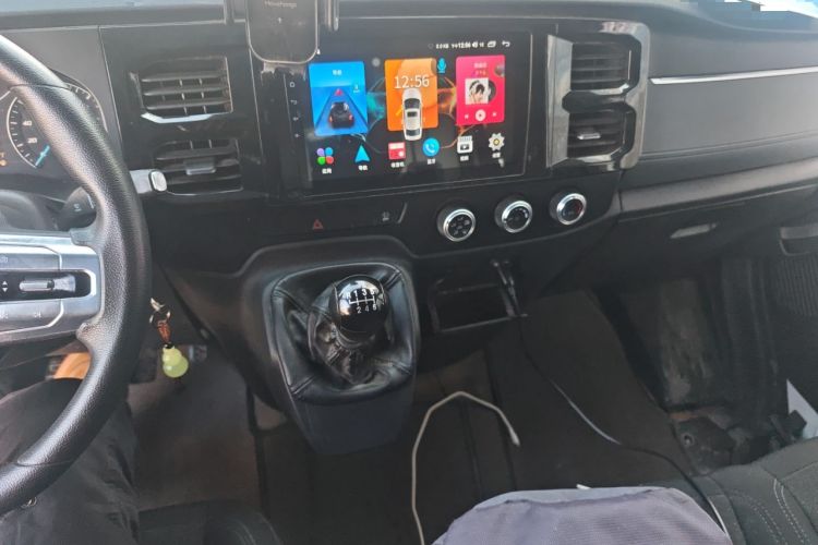 Used JMC Fushun 2023 2.0T Manual Short-Wheelbase Mid-Roof Commercial Van Transporter 2/3 Seats