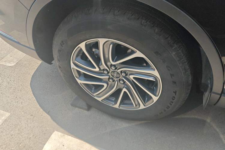 Used Lincoln Aviator 2024 3.0T V6 All-Wheel-Drive Elegance Edition Six Seats Right Rear Wheel Hub