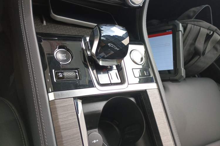 Used Jaguar XFL 2021 XFL 2.0T P200 Two-Wheel-Drive Elite Luxury Edition
