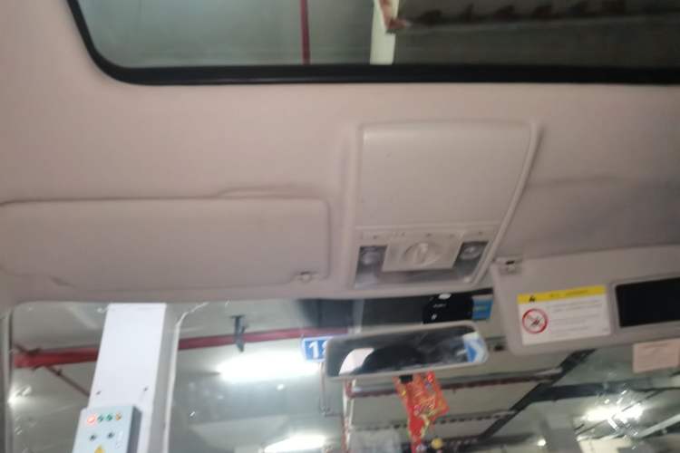 Used Volkswagen Lavida 2015 1.6L Automatic Comfort Edition Headliner