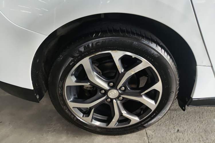 Used Buick VELITE 5 2017 Stylish Extended-Range Model
