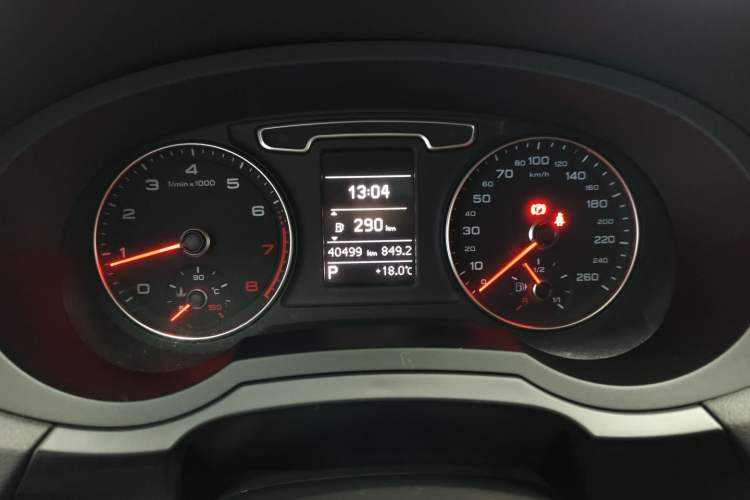 Used Audi Q3 2015 30 TFSI Ambition Edition Instrument Cluster