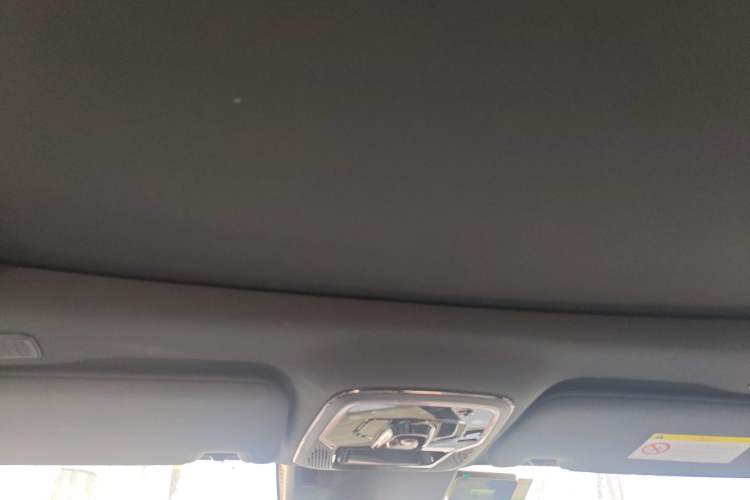 Used Lynk & Co 01 EM-P 2023 1.5TD EM-P Dawn Edition Headliner