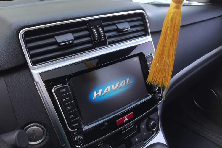 Used Haval M6 2019 1.5T DCT Two-Wheel Drive Value Edition China VI Standard Audio And AC Panel