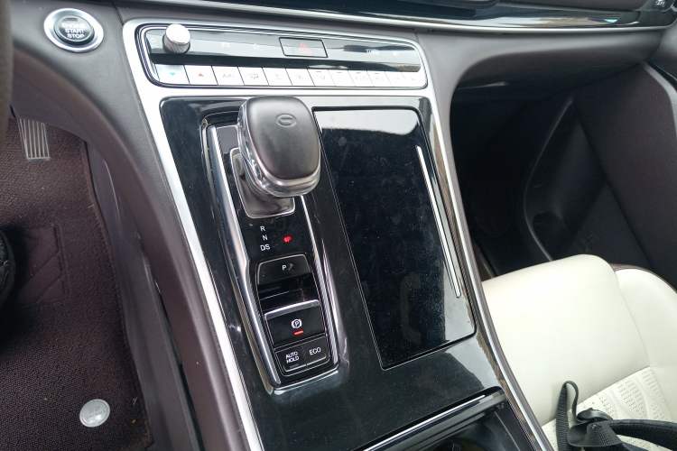 Used GAC Trumpchi M8 2021 Lingxiu Series 390T Luxury Edition Gear Lever