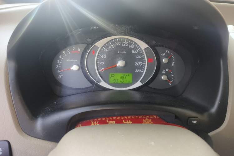 Used Hyundai Tucson 2009 2.0L Automatic Two-Wheel Drive with Sunroof Odometer Close Up