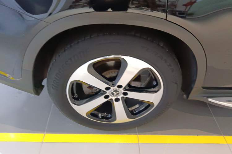 Used Mercedes-Benz GLC 2022 Facelifted GLC 260 L 4MATIC Dynamic Edition Exterior 5