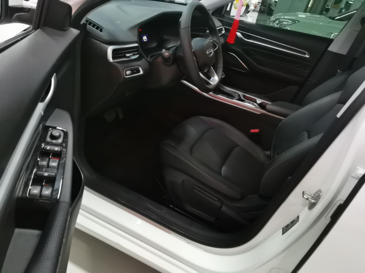 Geely Auto Emgrand 2022 4th Generation 1.5L CVT Luxury Model - Premium — снимка 17