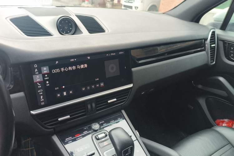 Used Porsche Cayenne 2018 Cayenne 3.0T Audio And AC Panel